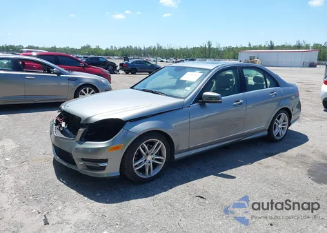 2014 Mercedes-Benz C 250 Luxury/Sport из США, поврежденный, VIN WDDGF4HB2EA958493